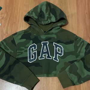 GAP Green cropped Camo Hoodie